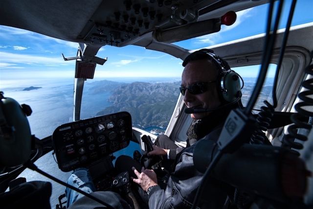  Le acompañan pilotos profesionales 