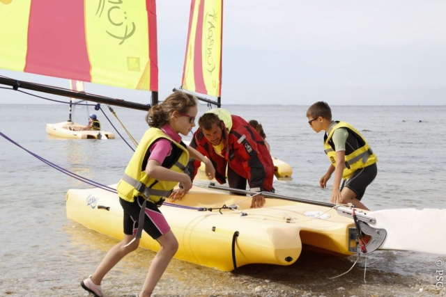 Botadura del catamarán