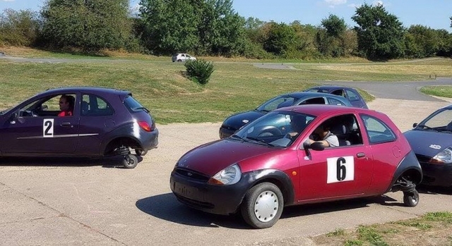  Pequeños coches urbanos para el recorrido de descubrimiento 