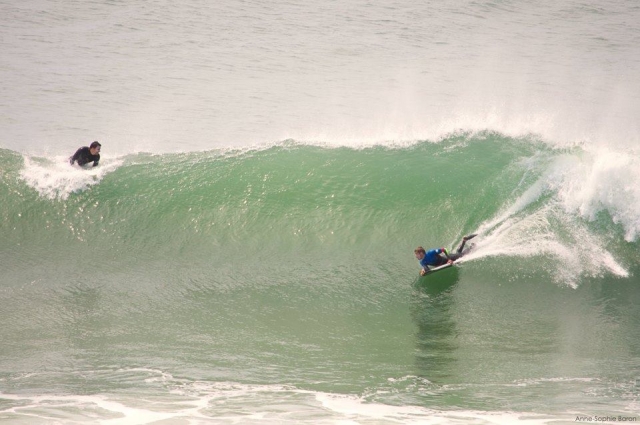 Clases grupales de perfeccionamiento de surf 