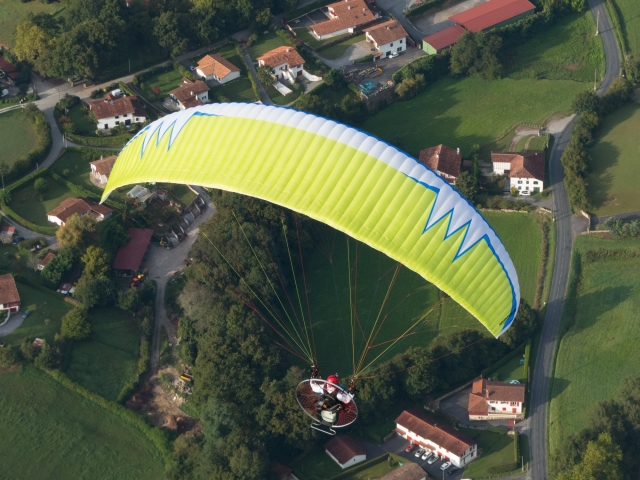  paramotor en el aire 