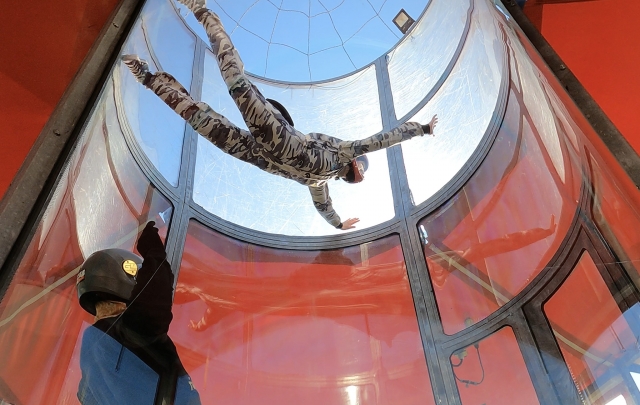  Simulación de vuelo en caída libre 