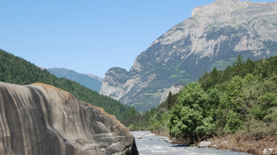  Río Ubaye y los Alpes 