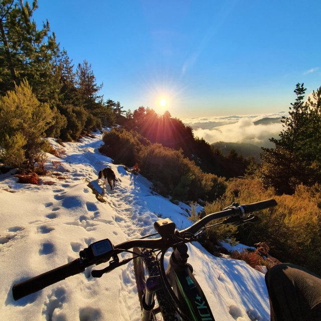  Recorrido en medio de la nieve 