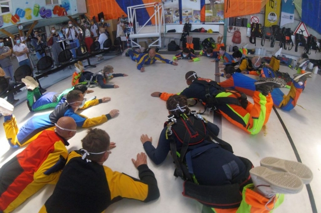 Iniciación del salto en paracaídas