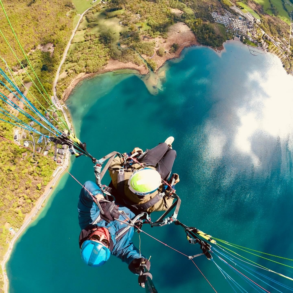  Parapente al atardecer 