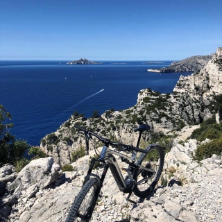 Paseo de 4 horas en bicicleta de cerro por los arroyos de Cassis