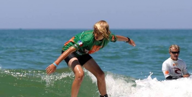 Éxito de un alumno bajo la mirada de su instructor