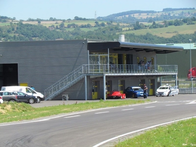 Vista parcial de la pista 