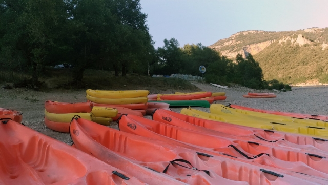  Amplia selección de canoas en Ardèche 