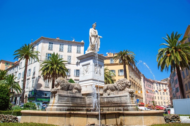  La ciudad de Ajaccio en todo su esplendor 