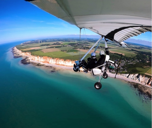  Increíble panorama de los acantilados de Étretat.