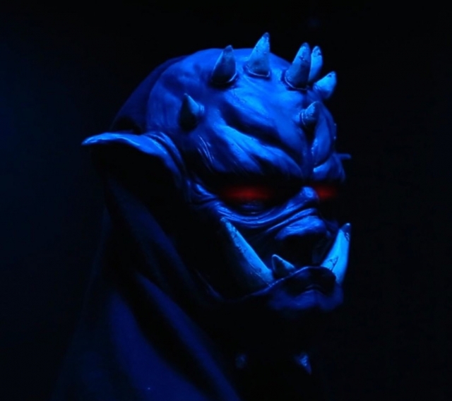  Monstruo Gal'Roa en la oscuridad.