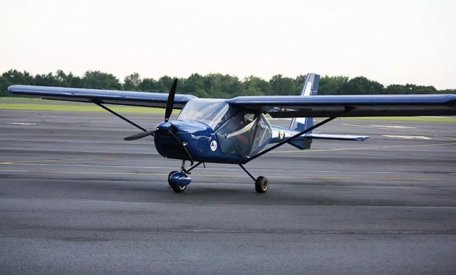 Nuestro avión en la pista. 