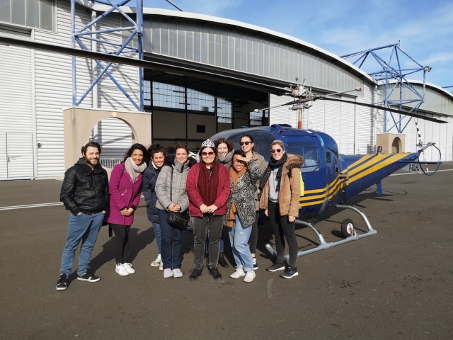 Foto de grupo en el aeropuerto de Loiret.