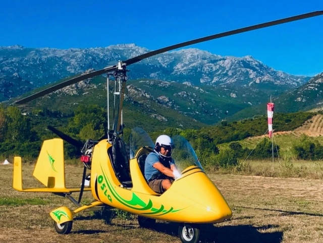  Autogiro listo para despegar. 