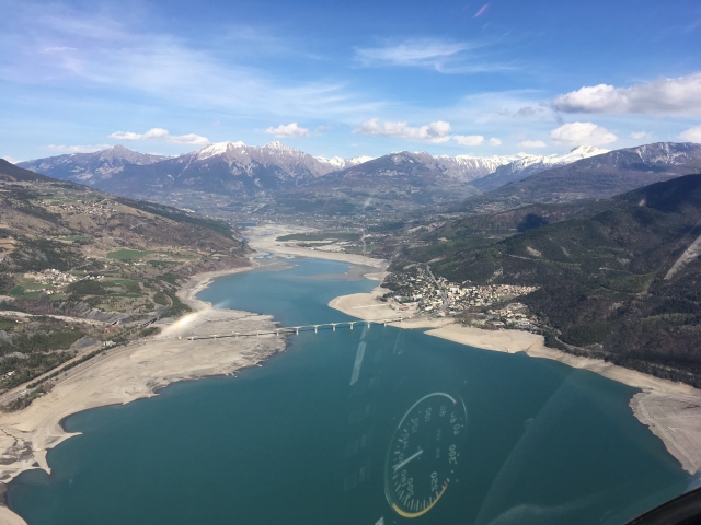 El lago Serre Ponton