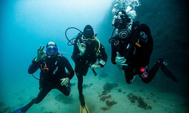  Viaje de buceo con amigos 