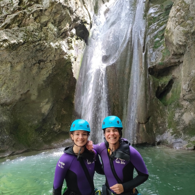  Pequeña pausa fotográfica delanle de la cascada 