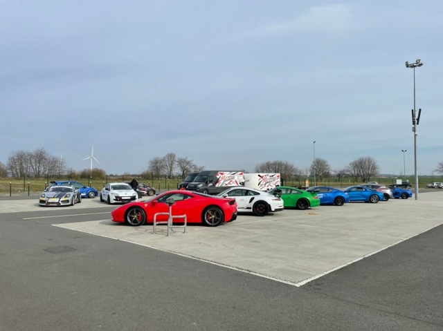  Conducción de coches de carreras en Clastres