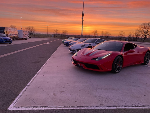  Precioso garaje para coches de carreras 