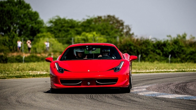 Curso de conducción Ferrari 458 Italia -Ecuyers- 5t