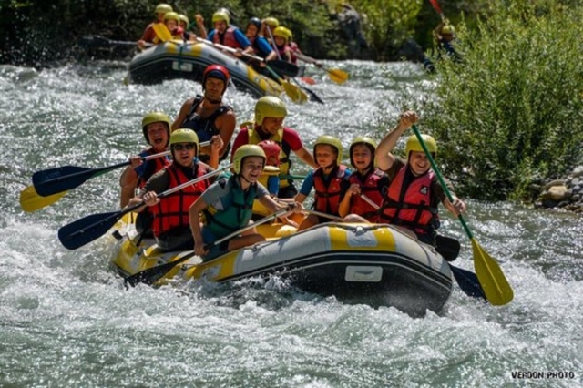  Descubrimiento del rafting en Castellane. 