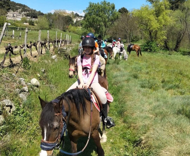  Paseo en pony en Ardèche 