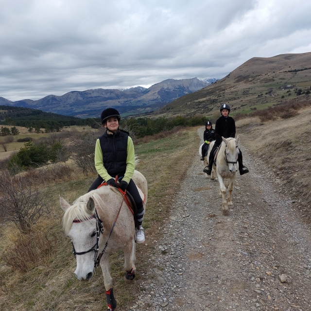 Pbaños a caballo en los Altos Alpes 