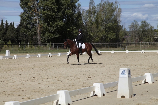 Clases de equitación en la cantera del centro ecuestre
