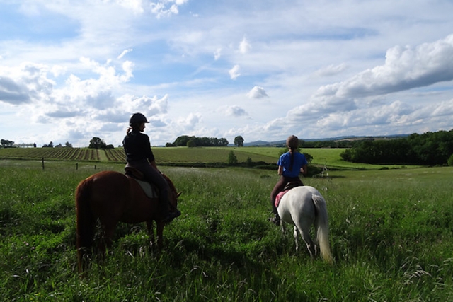 De camino a las maravillas de la región.