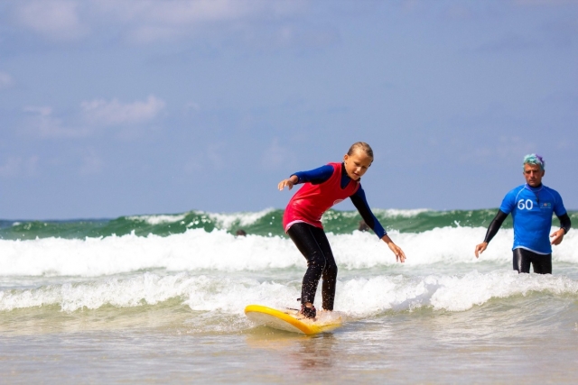  Clases de surf para niños. 
