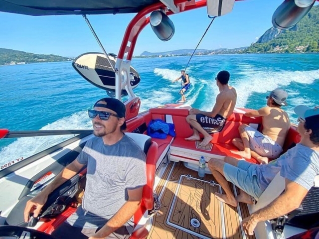  Lo pasamos chido en barco por el lago de Annecy 
