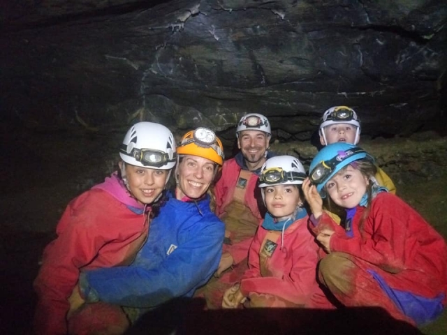  Descubrimiento de la espeleología en familia