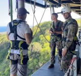 Salto de bungee tándem en la Isla de la Reunión + Vídeo