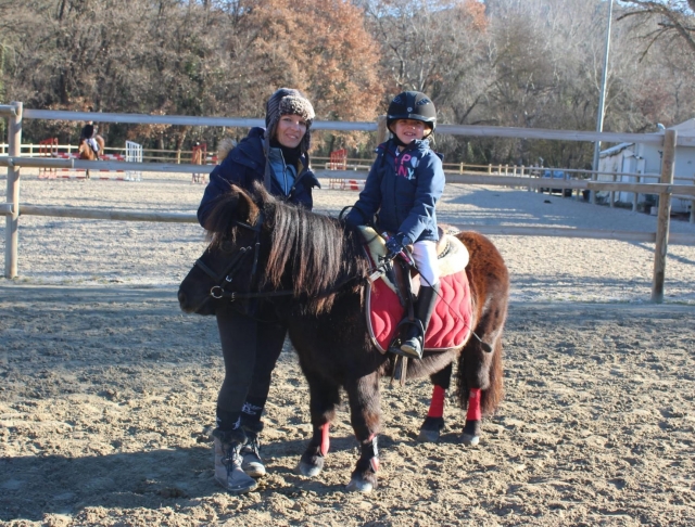 Salida para el paseo en pony en Bouches-du-Rhônes
