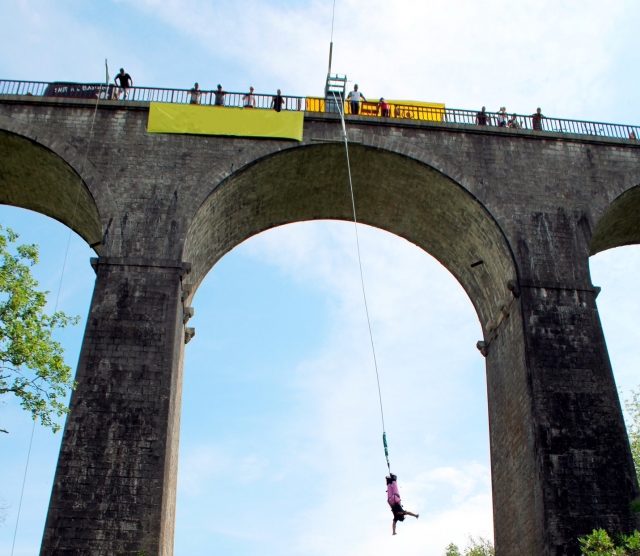  Salto desde el Viaducto de Banne 
