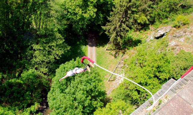  El gran salto en el elástico del viaducto de Pélussin