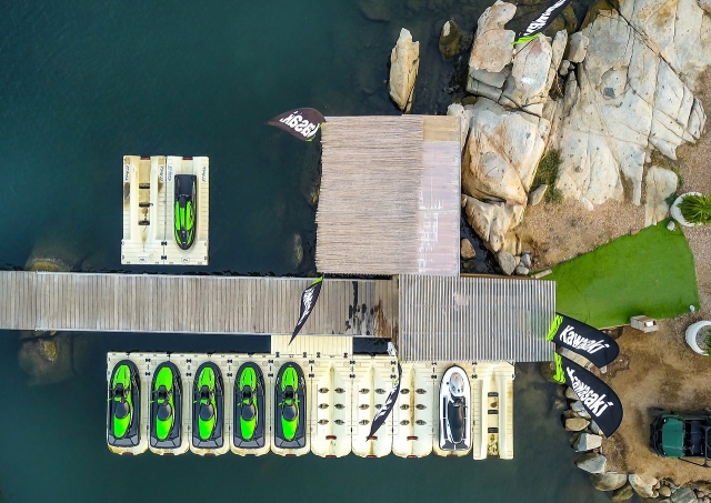  Nuestro centro de ocio y nuestras jet skis le esperan