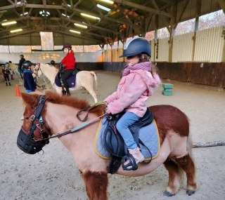 Paseo en pony para niños por el bosque de L'Isle Adam - 1 hora