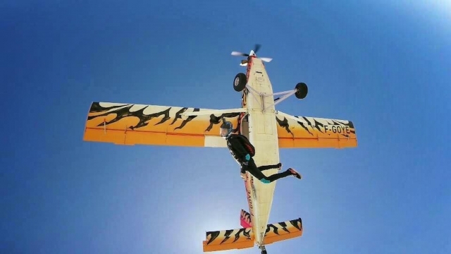  Saltar desde el avión 