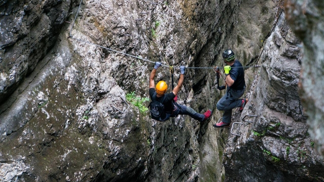 Paso estrecho duranle la Vía Ferramarra 