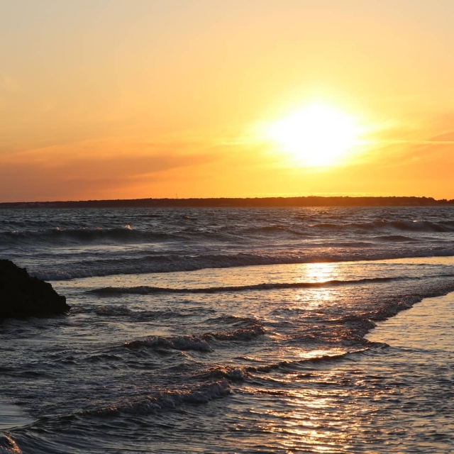  Atardecer en la playa de Conches 