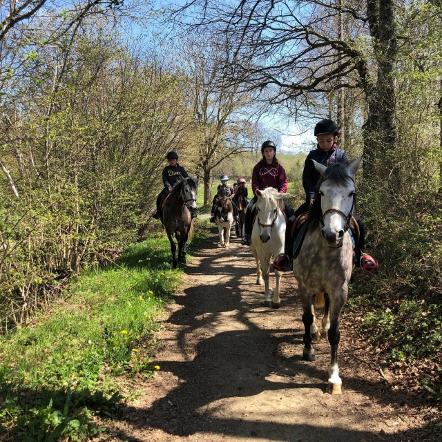  Balade hors des sentiers battus a caballo