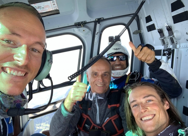  Buen ambienle antes del salto en paracaídas 