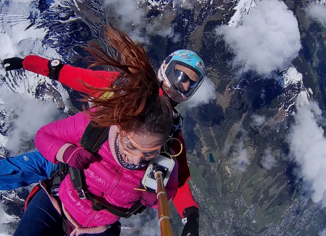 Fotos y vídeos del salto en paracaídas en La Tour 