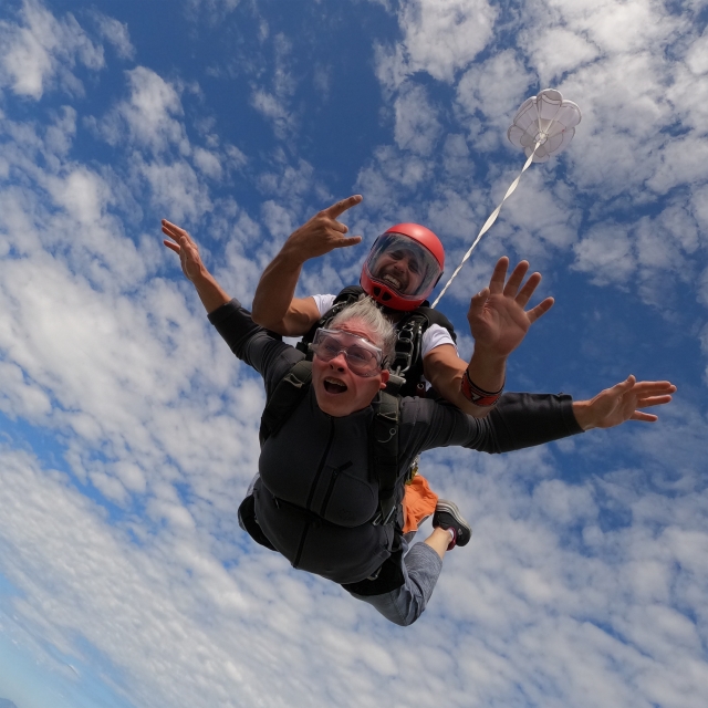 ¡No hay edad para sentir las emociones de la caída libre!