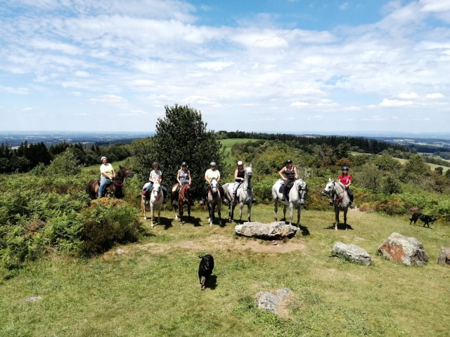  Paseo a caballo para descubrir Saint-Genest-sur-Roselle 