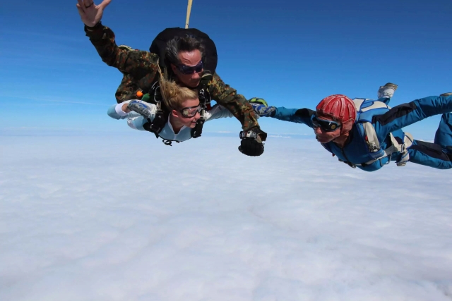  Salto en paracaídas con video 