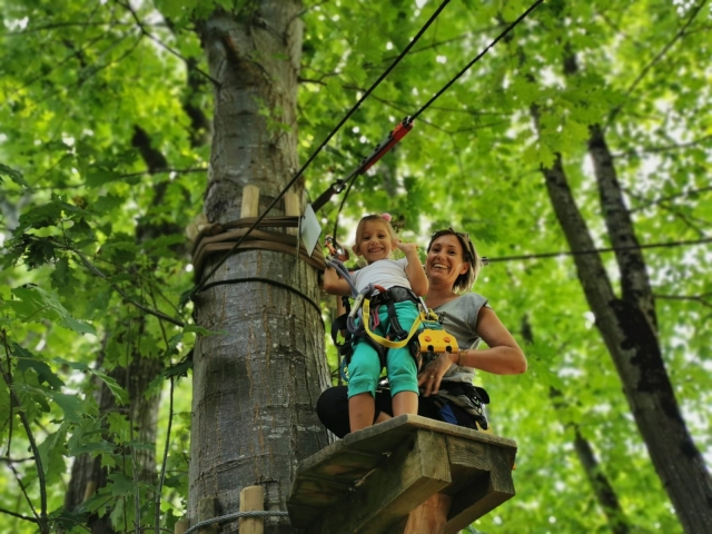  Actividad familiar al aire libre cerca de Tarbes